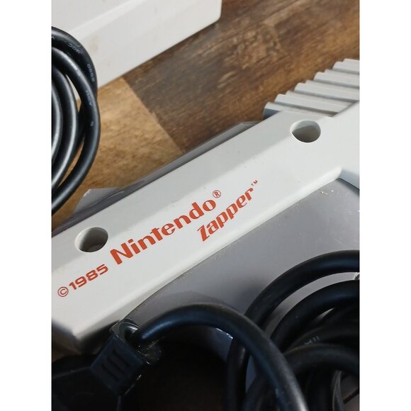 Nintendo NES Zapper Gun NES-005 Gray OEM Lot of 3 - Tested & Working - Picture 2 of 6